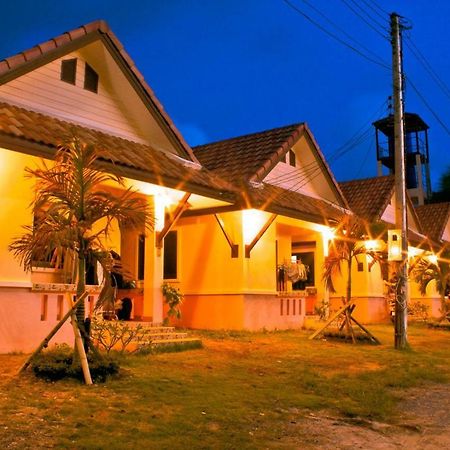 Bannamkang Hotel Nai Yang Beach Екстериор снимка